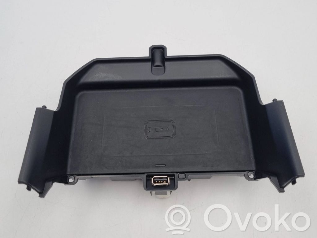 BMW 5 G30 G31 G38 Wireless charging module 