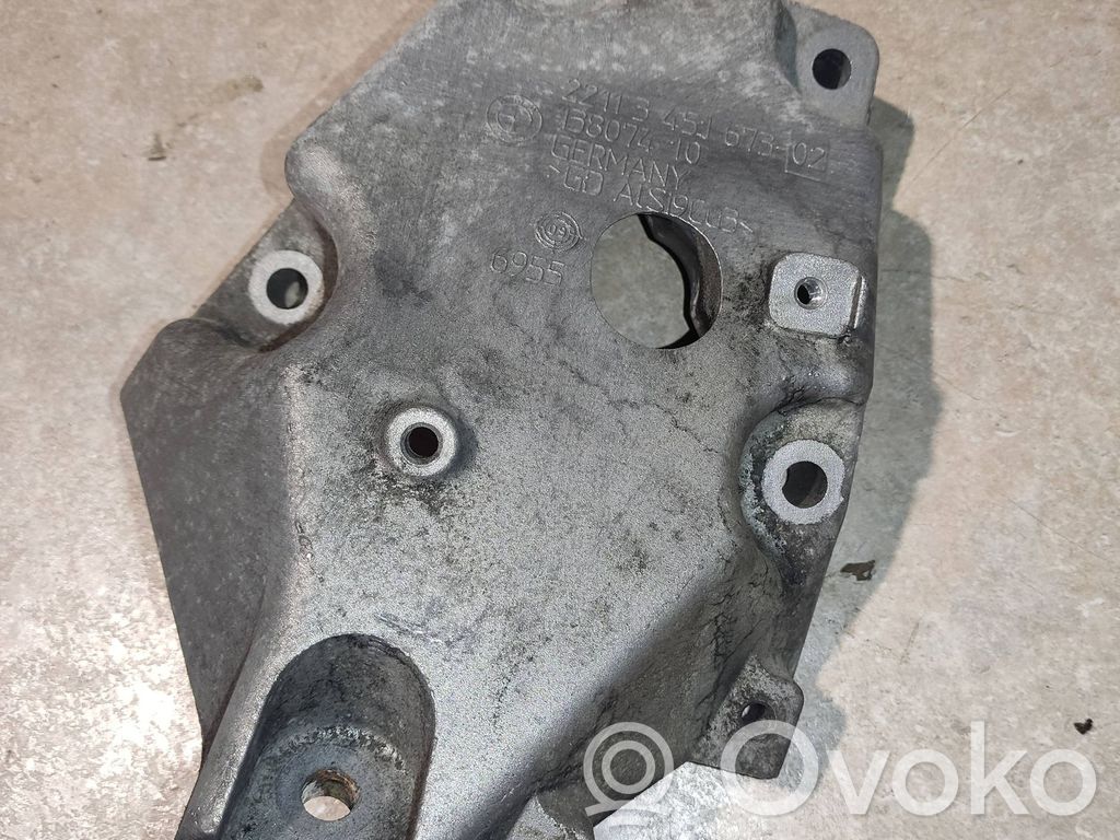 Engine mounting bracket   3451673,13807410,22113351673