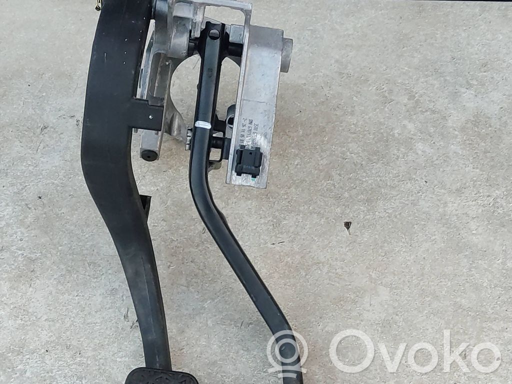 Pedal assembly   6751665,226110501,6787117
