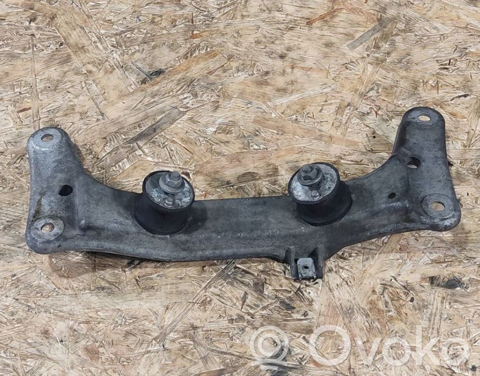 BMW 3 E90 E91 Gearbox mounting bracket 