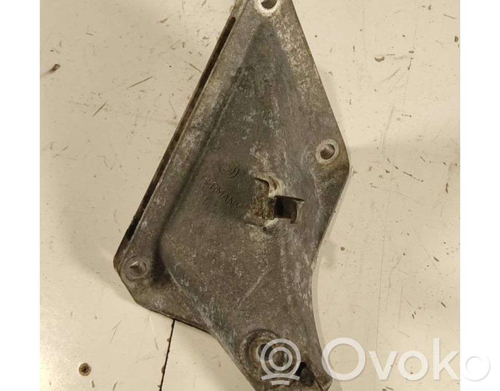BMW 7 E65 E66 Engine mounting bracket 