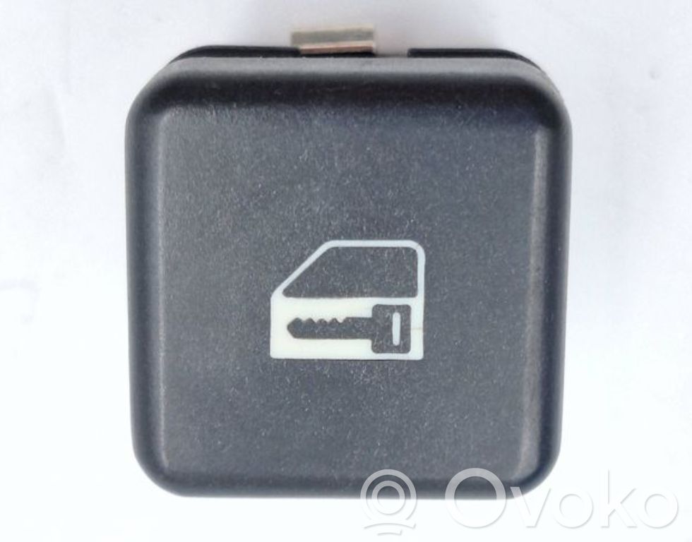 BMW 5 E39 Central locking switch button 