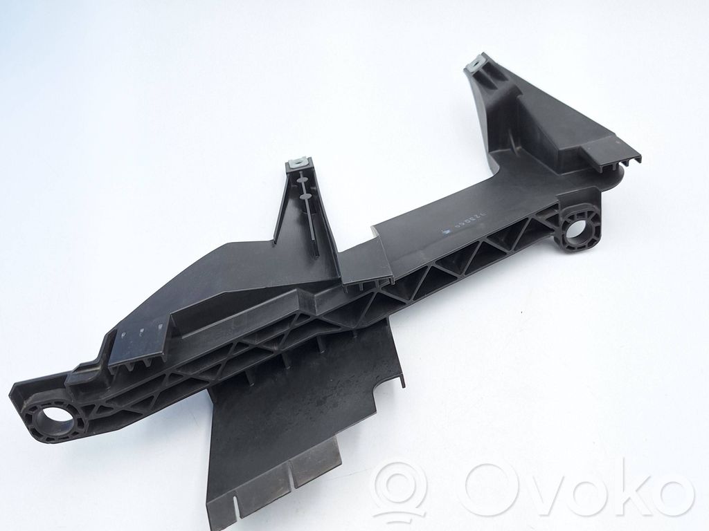 BMW X3 E83 Headlight/headlamp mounting bracket 