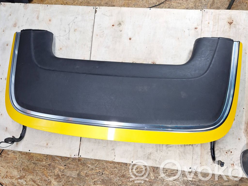 BMW 3 E46 Bagāžnieka pārsega dekoratīvā apdare (komplekts) 