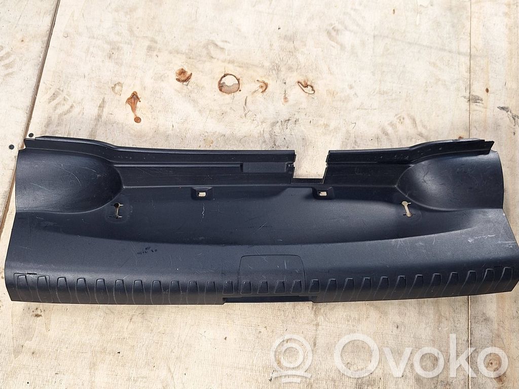 Trunk/boot sill cover protection   7123335,60829010