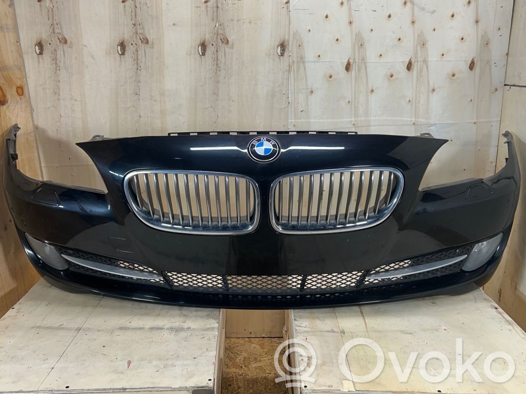 BMW 5 F10 F11 Передний бампер 