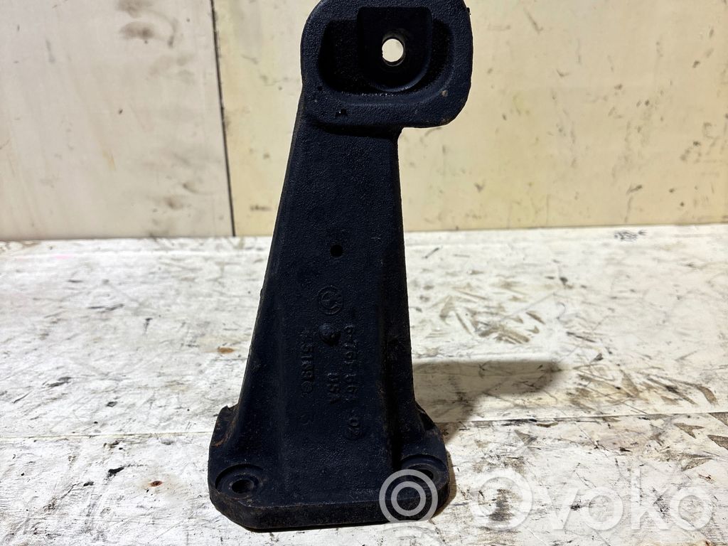Engine mounting bracket   6761564,22116761564