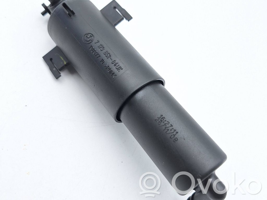 BMW X5 E70 Headlight washer spray nozzle 