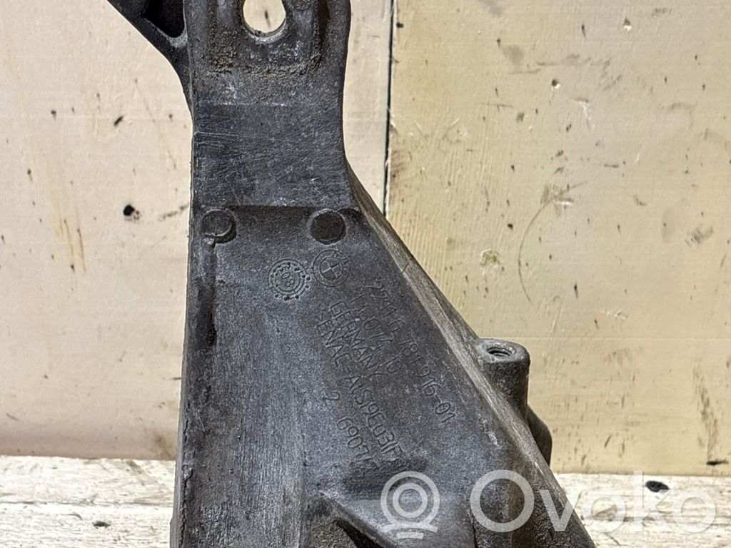 BMW 3 E90 E91 Engine mounting bracket 