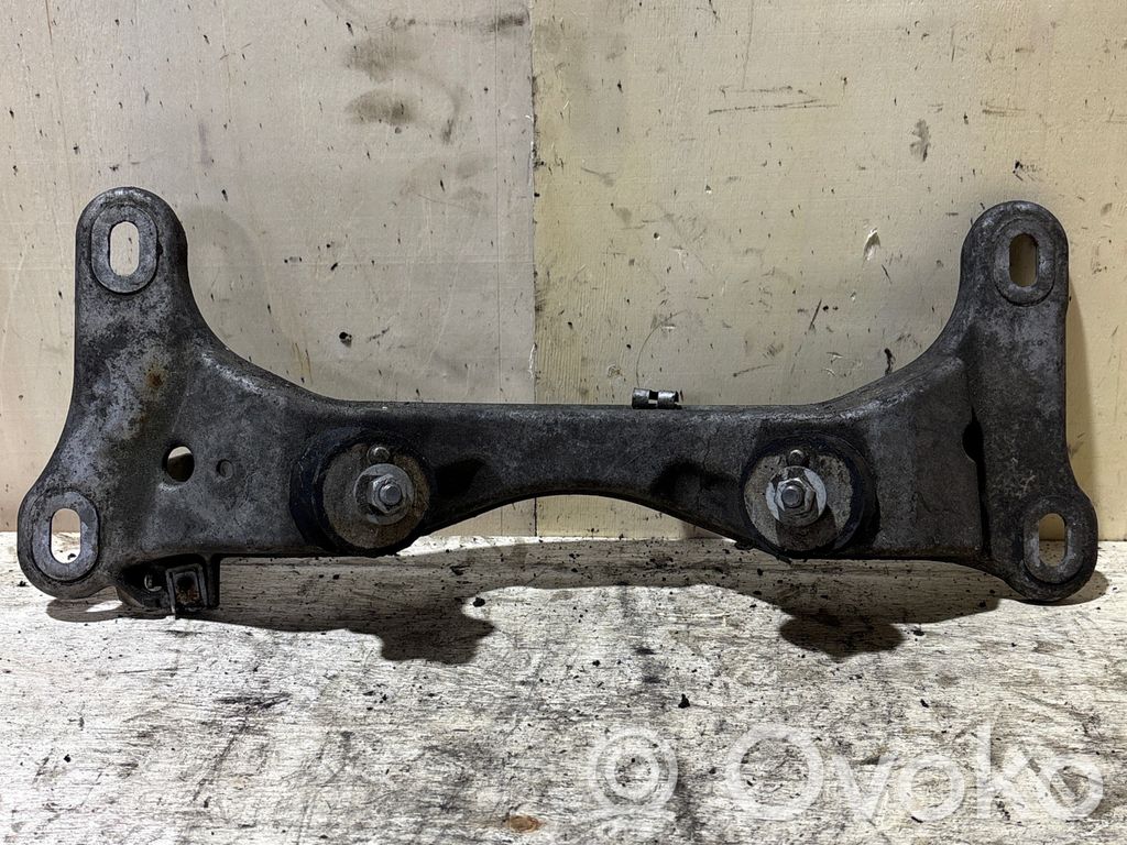 BMW 3 E90 E91 Gearbox mounting bracket 