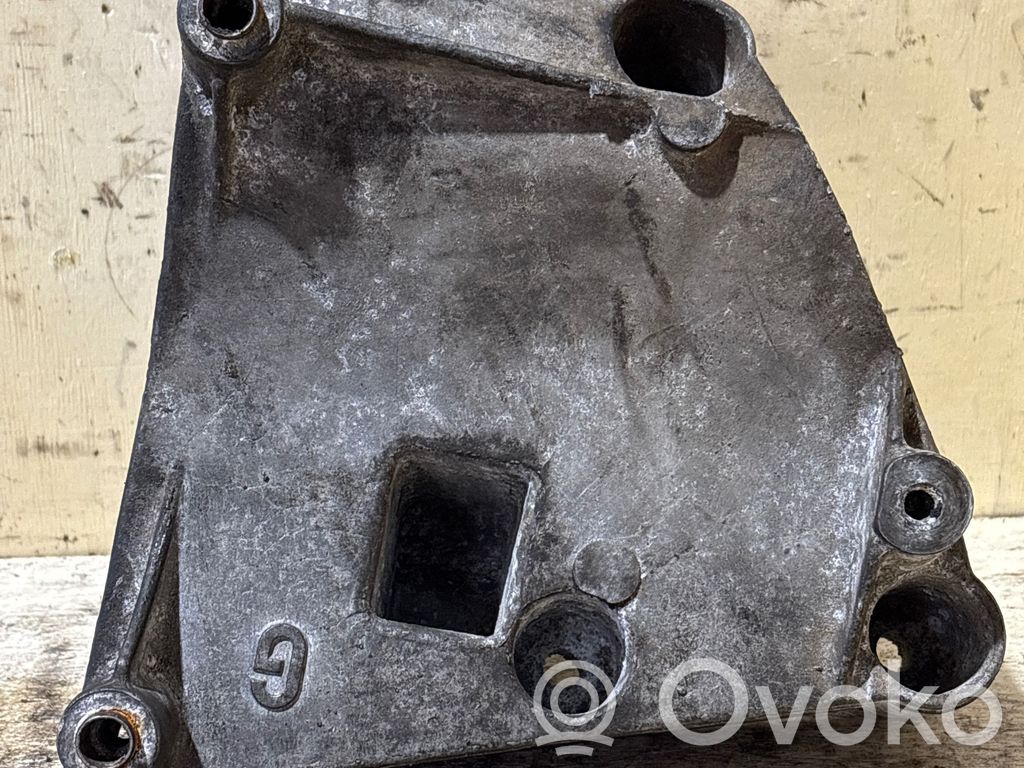 BMW 3 E46 Engine mounting bracket 
