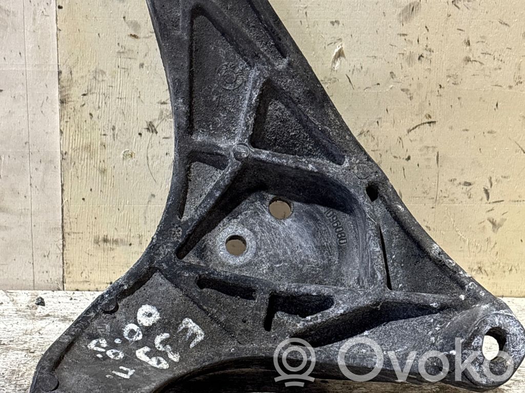 BMW 5 E39 Engine mounting bracket 