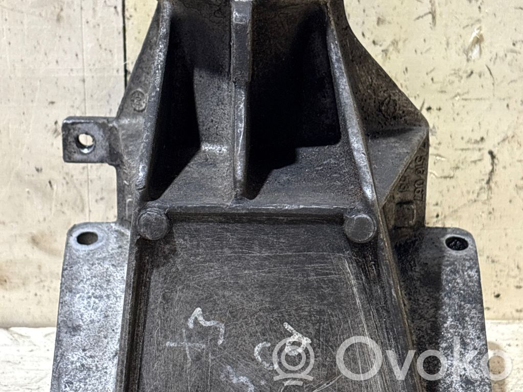 BMW X3 E83 Driveshaft support bearing bracket 
