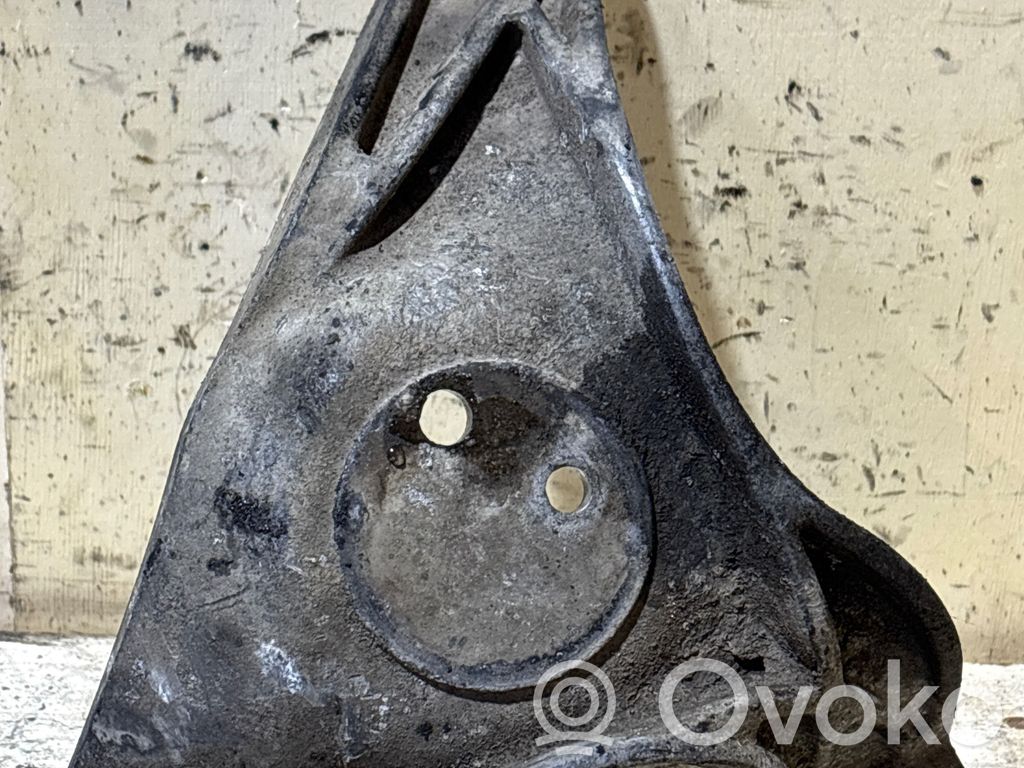 BMW 5 E39 Engine mounting bracket 
