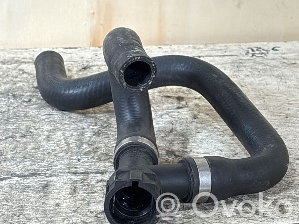 BMW 1 E81 E87 Moottorin vesijäähdytyksen putki/letku 