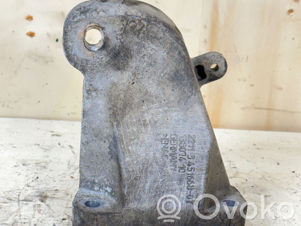 BMW X3 E83 Engine mounting bracket 