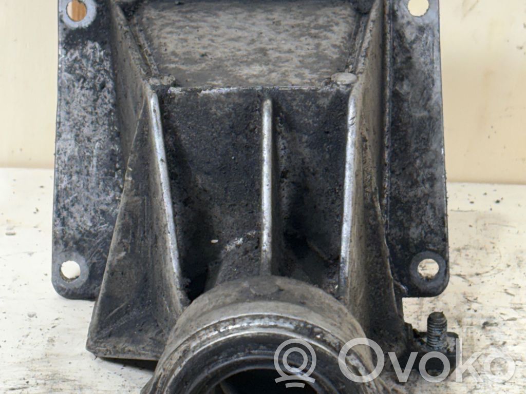 BMW X3 E83 Driveshaft support bearing bracket 