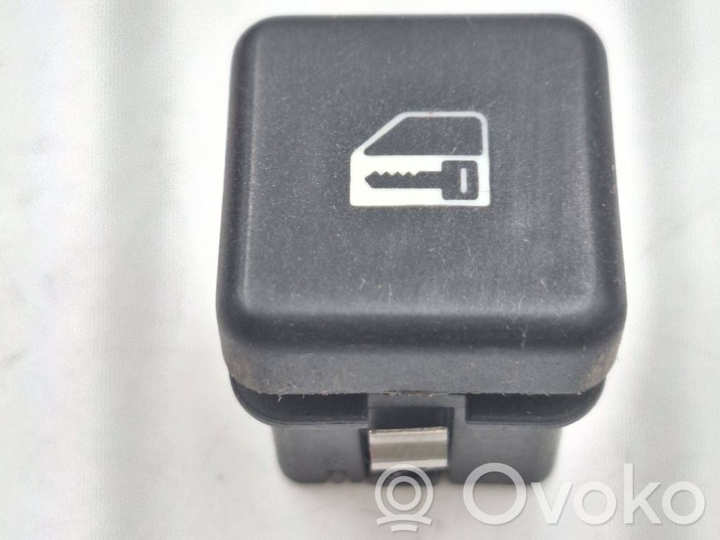 BMW 5 E39 Central locking switch button 