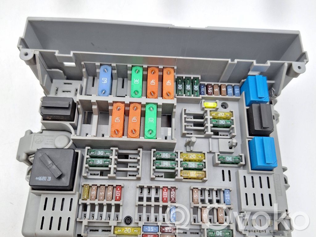 BMW 3 E90 E91 Drošinātāju kaste (komplekts) 