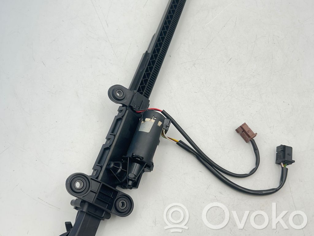 BMW 3 E92 E93 Seat belt adjustment motor 