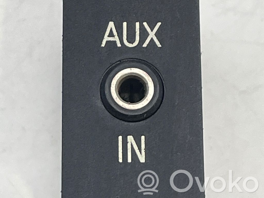 BMW 5 F10 F11 Разъем AUX 