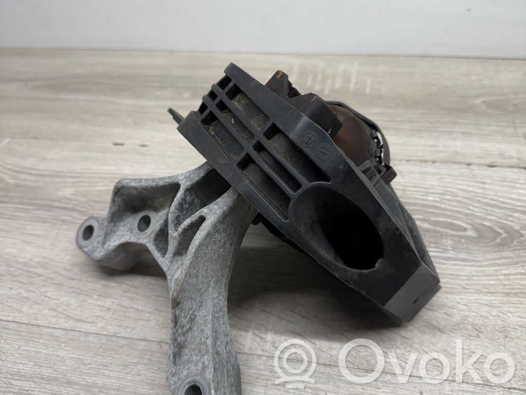Soporte de montaje del motor