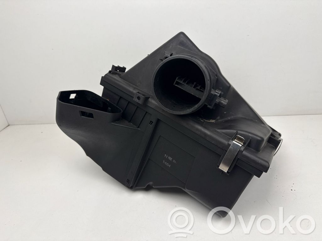 Air filter box   8512599,P753