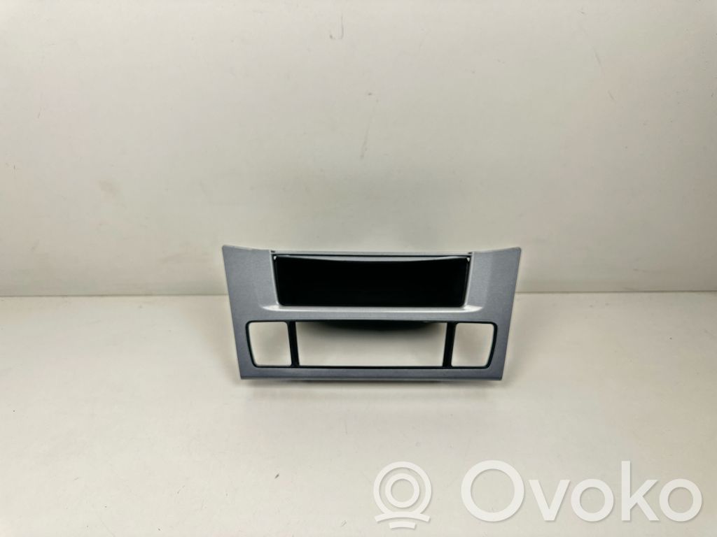 BMW 5 E60 E61 Glove box 