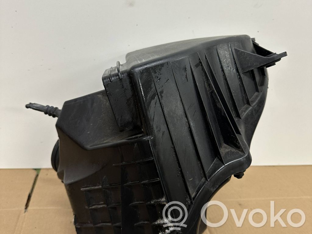 BMW 1 E81 E87 Air filter box 