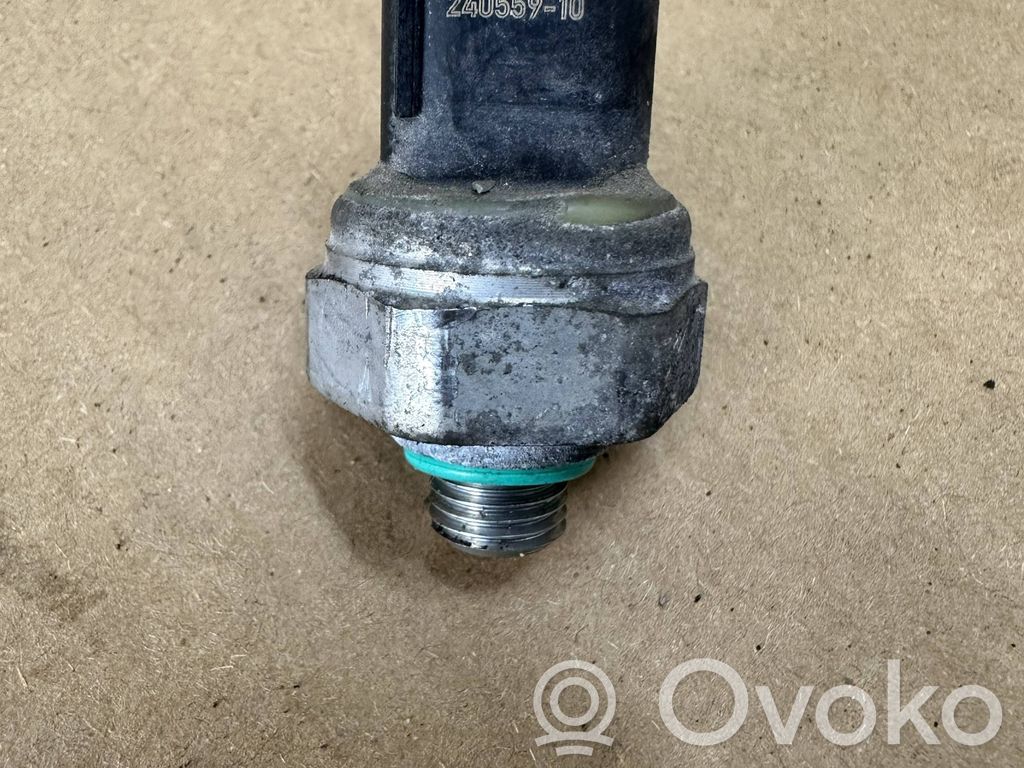 BMW 3 F30 F35 F31 Air conditioning (A/C) pressure sensor 