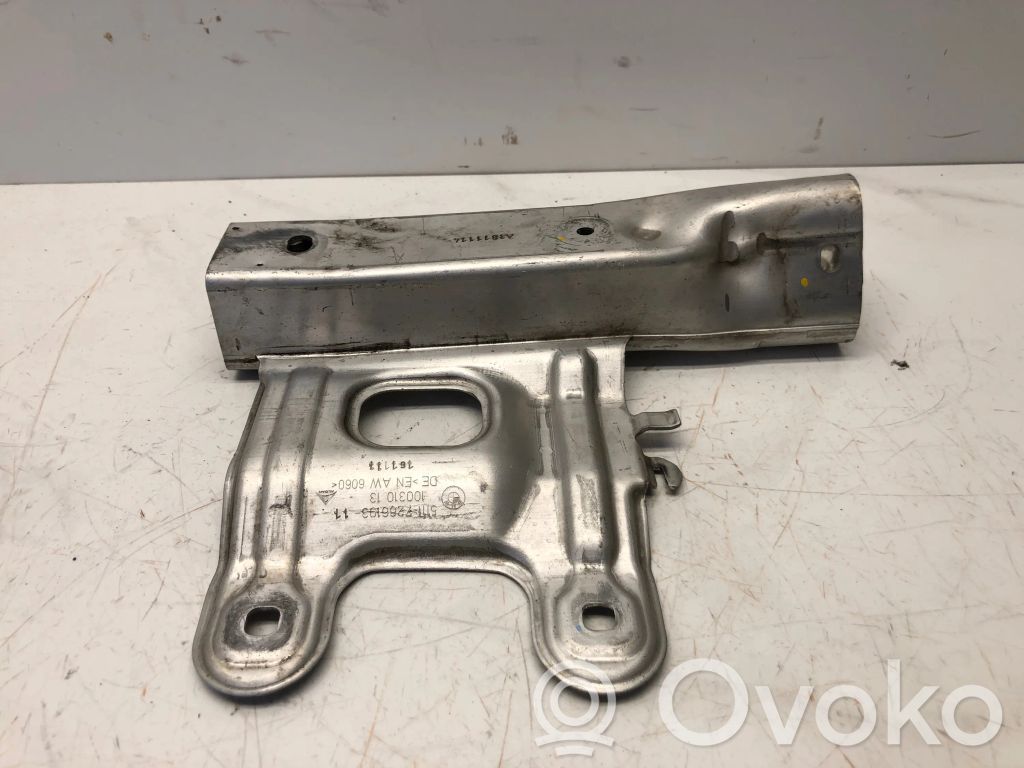 BMW 3 F30 F35 F31 Priekšpusē bampera sastiprinājums 