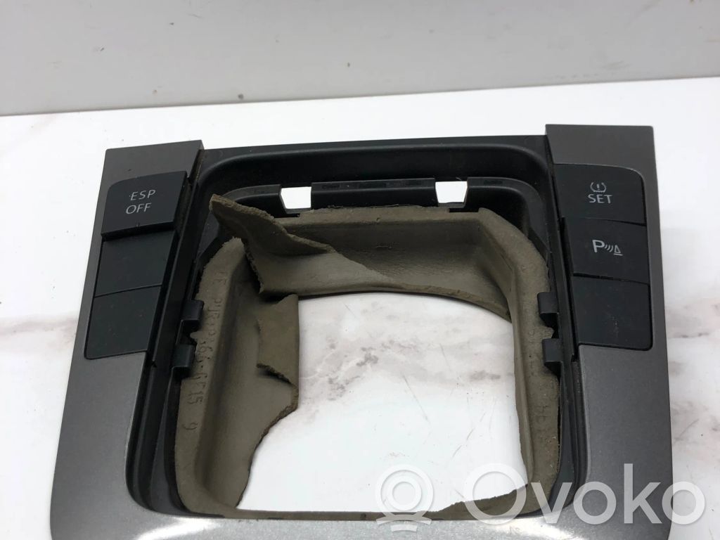 Volkswagen PASSAT B6 Отделка рычага переключения передач (кожа, головка) 
