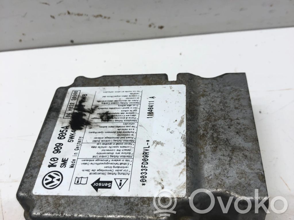 Volkswagen Golf V Airbag control unit/module 