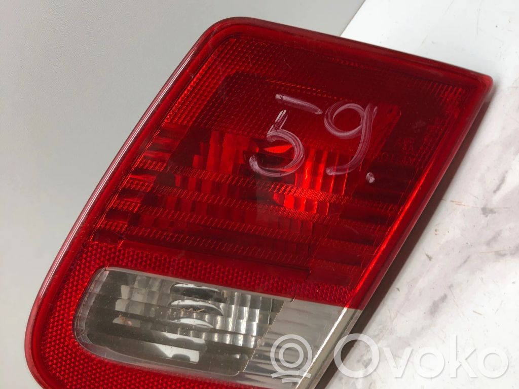 Volkswagen Touran I Galinis žibintas dangtyje 