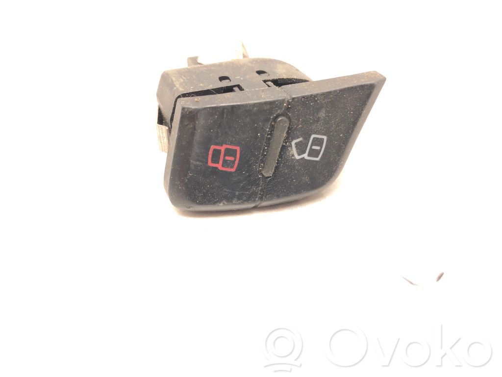Central locking switch button   8T2962108