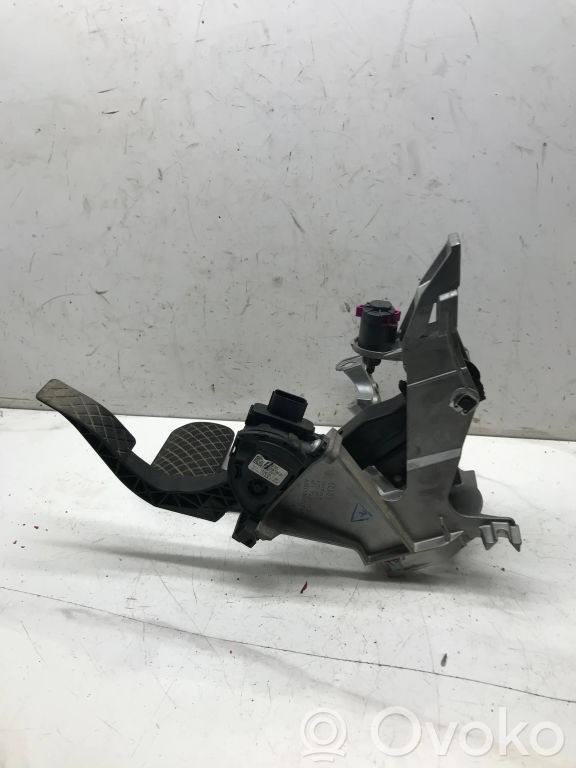 Audi A6 S6 C6 4F Assemblage pédale 