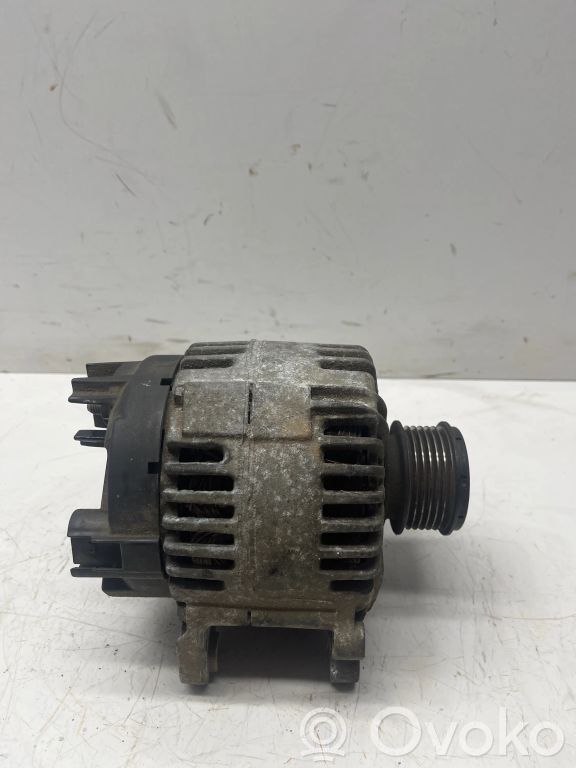 Volkswagen PASSAT B6 Generator/alternator 