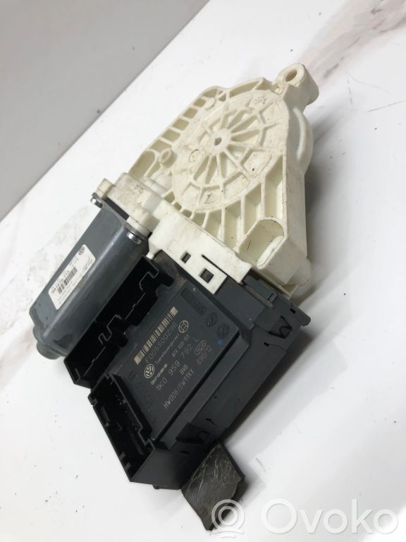 Volkswagen PASSAT B6 Moteur de lève-vitre de porte avant 