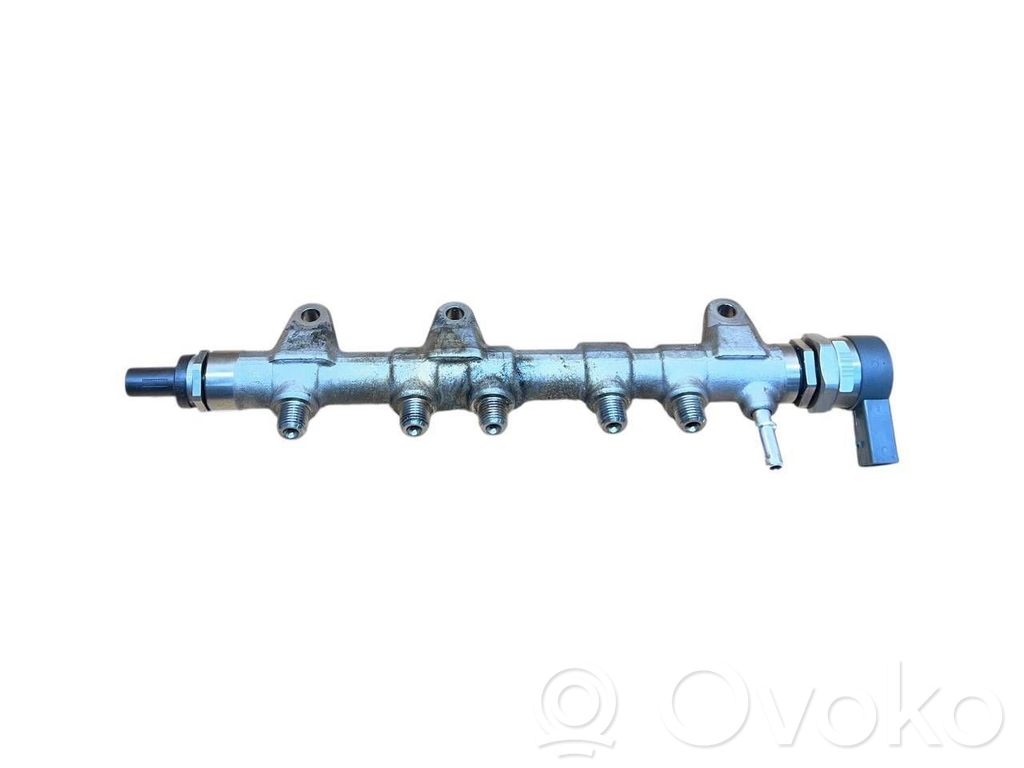 BMW 3 F30 F35 F31 Kraftstoffverteiler Einspritzleiste Verteilerrohr 