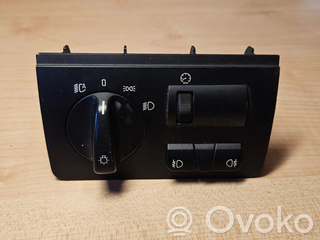 Light switch   6909775,037045061,037839