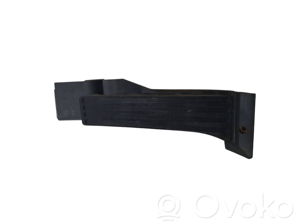 Accelerator throttle pedal   6763930,25916010