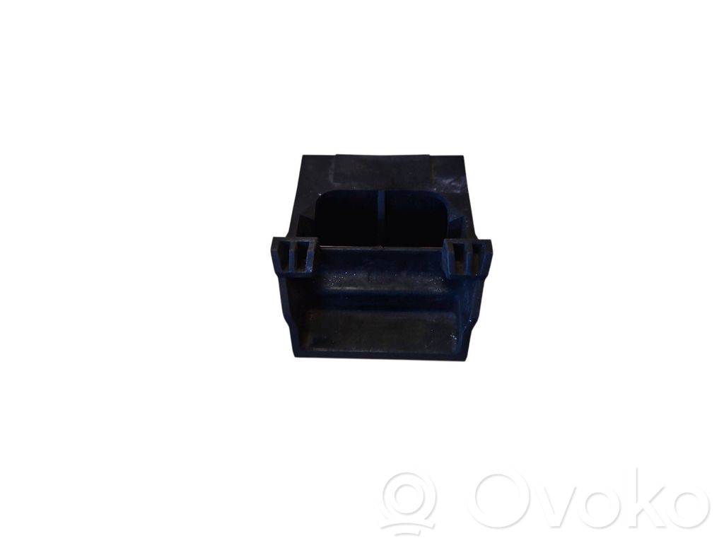 Radiator mount bracket   7542517,10808611,PA66GF301