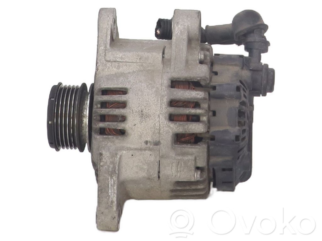 Alternador   373002A110