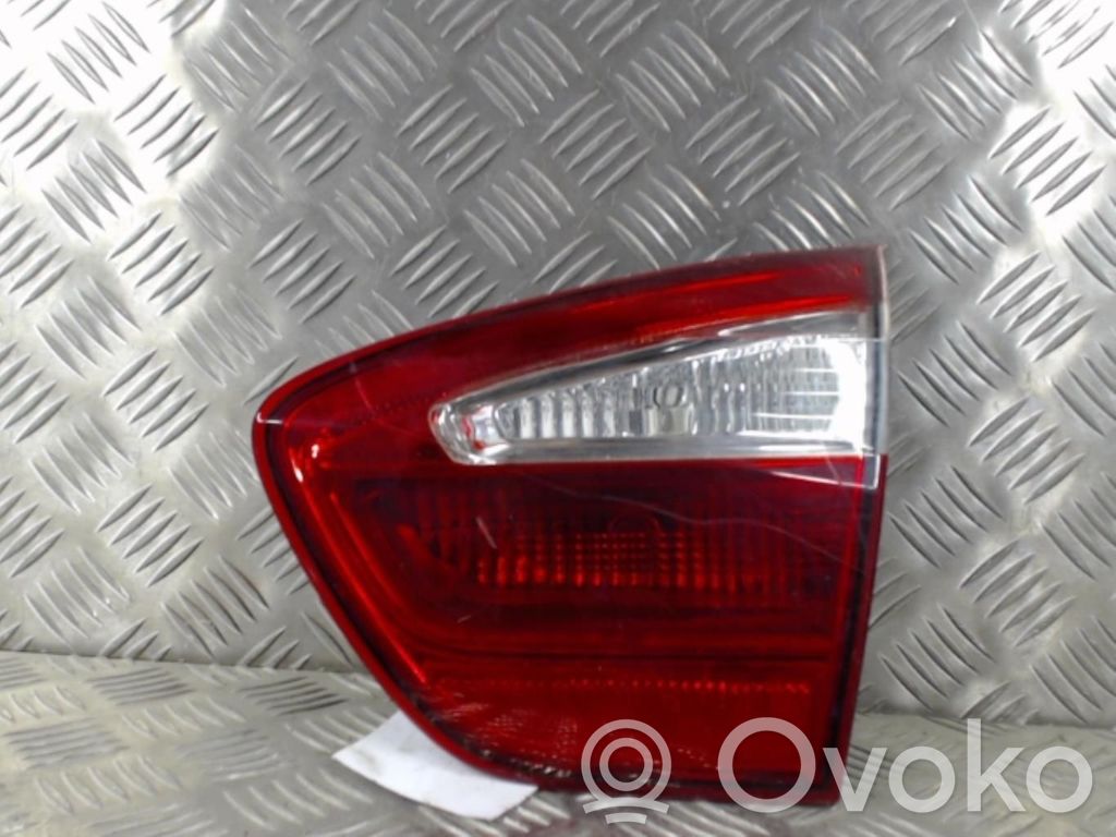 KIA Rio Takaluukun takavalot 
