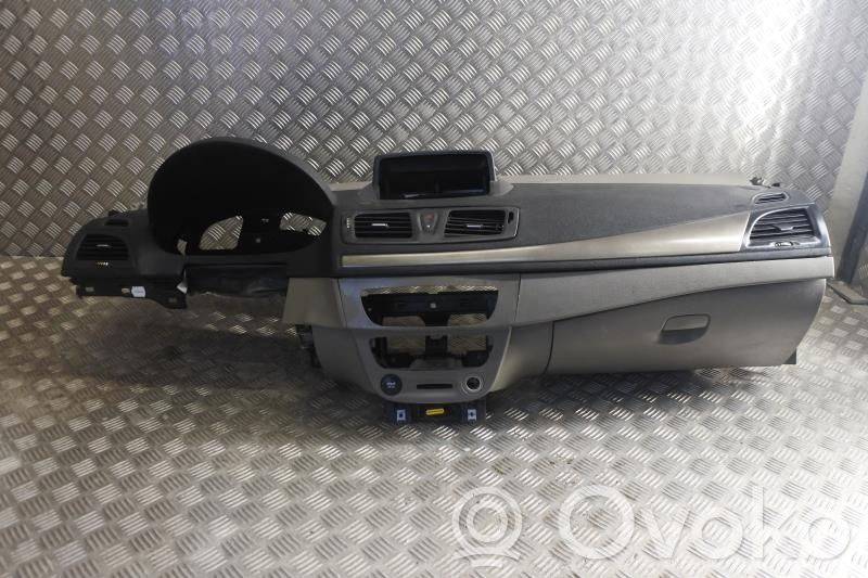 Renault Megane III Panel de instrumentos 