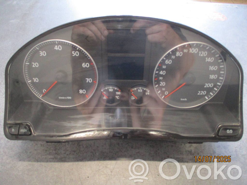 Volkswagen Golf V Vitezometru (grup de instrumente) 
