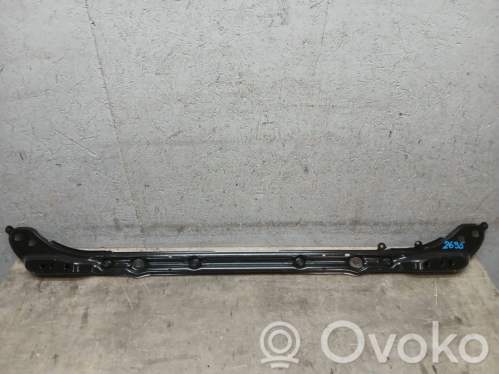 BMW 4 G22 G23 G24 G26 Jäähdyttimen alatuen suojapaneeli 