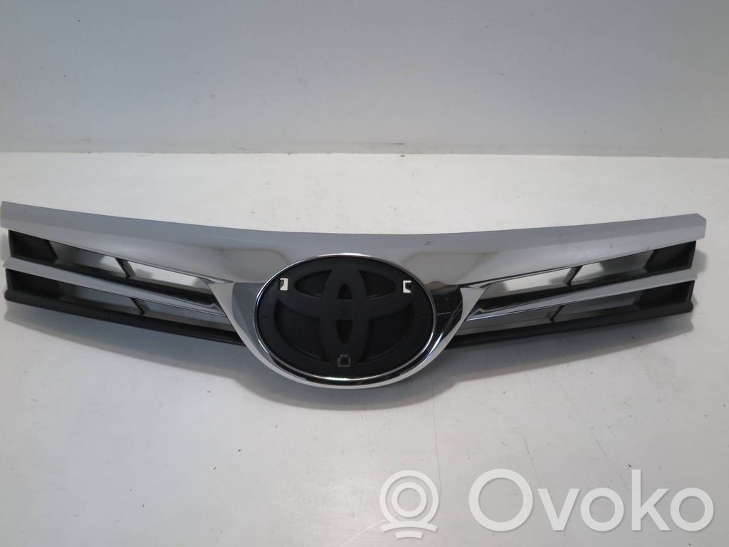 Toyota Corolla E160 E170 Maskownica / Grill / Atrapa górna chłodnicy 
