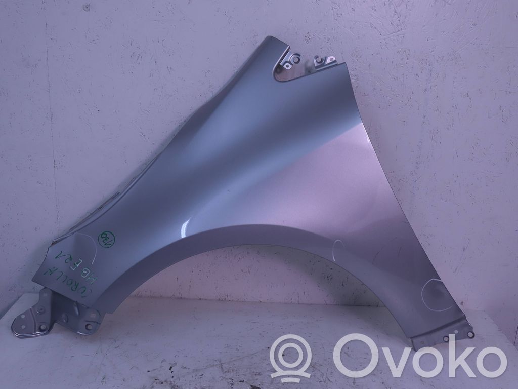 Toyota Corolla E210 E21 Sparnas 