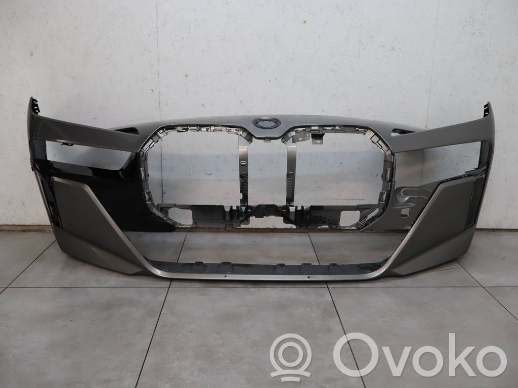 BMW 7 G70 Parachoques delantero 
